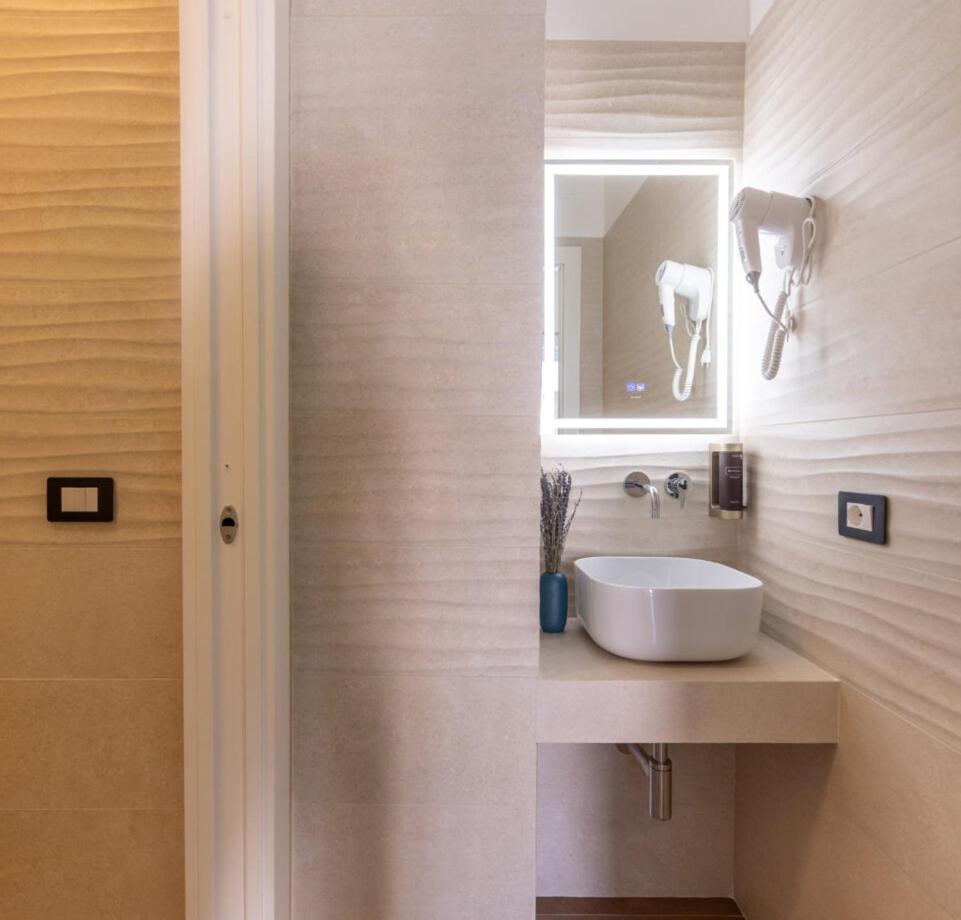 Armony Luxury Suites Aeroporto di Catania Fontana Rossa Esterno foto